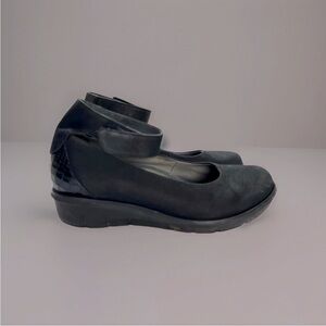 Dansko Jenna Ballet Shoes Ankle Strap Black Leather  Women's 37/ 6.5